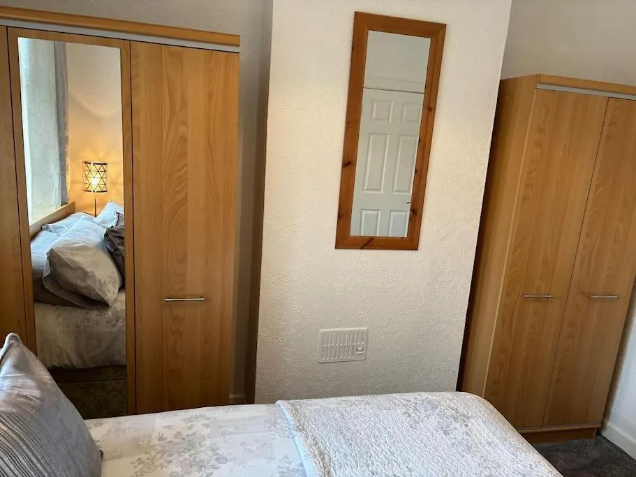 Home From Home - 3Bed North Belfast 0*,