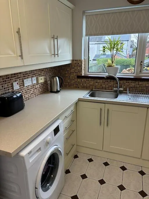 Home From Home - 3Bed North Belfast Сasa de vacaciones